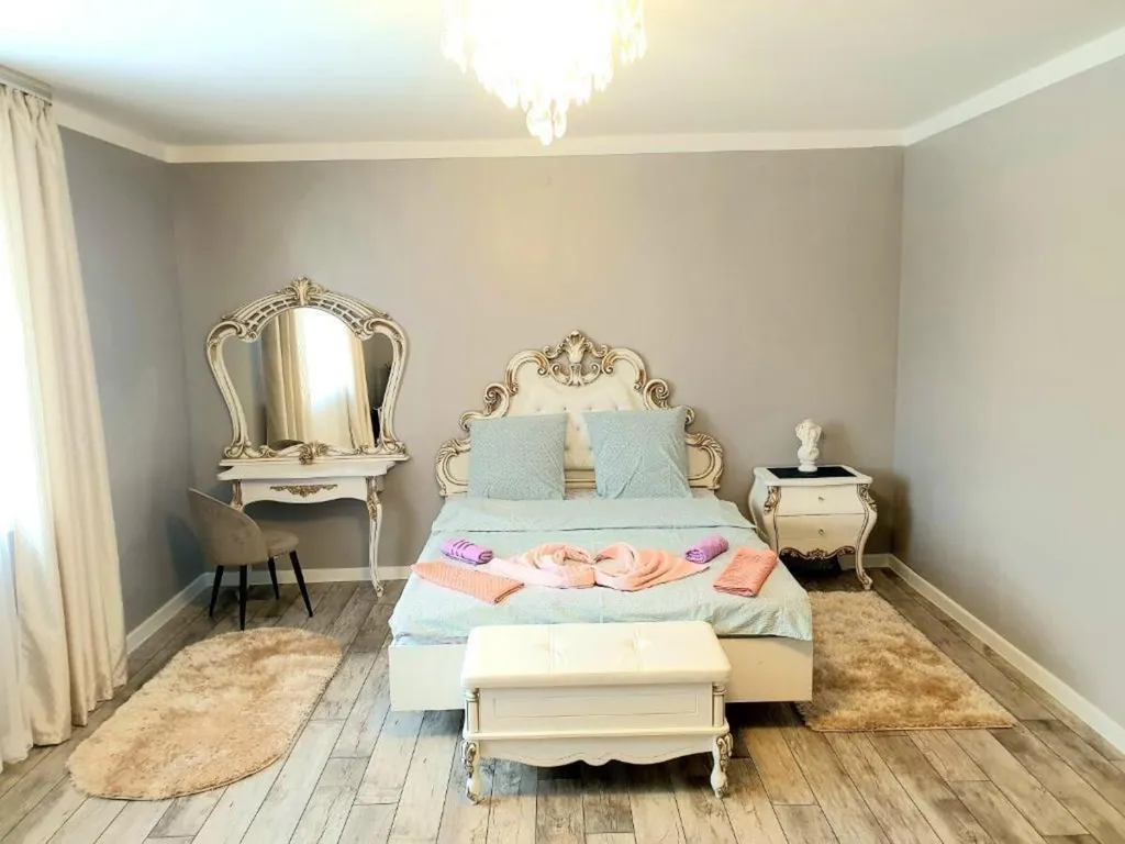 Номер люкс в гостинице Суворов