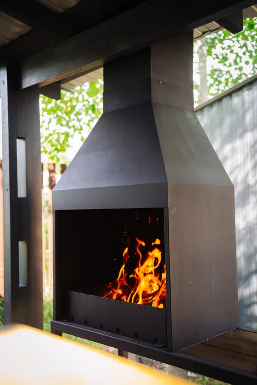 Домик в сосновом бору с баней, бассейном (летом) и беседкой