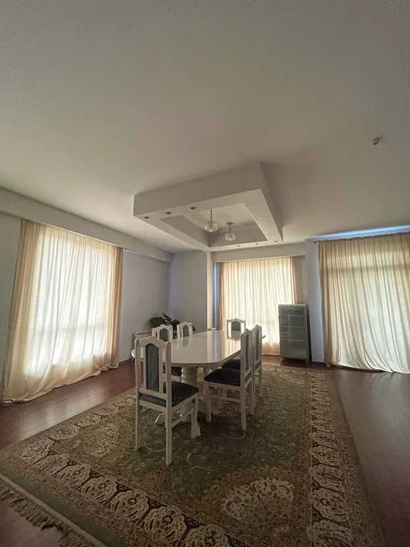 Пентхаус в центре Алматы с видом на Горы