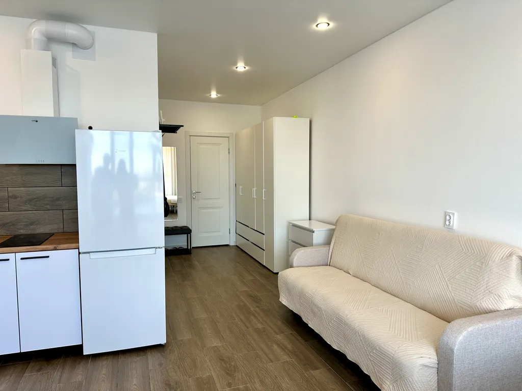 Студия с шикарным панорамным видом на набережную и реку Свияга