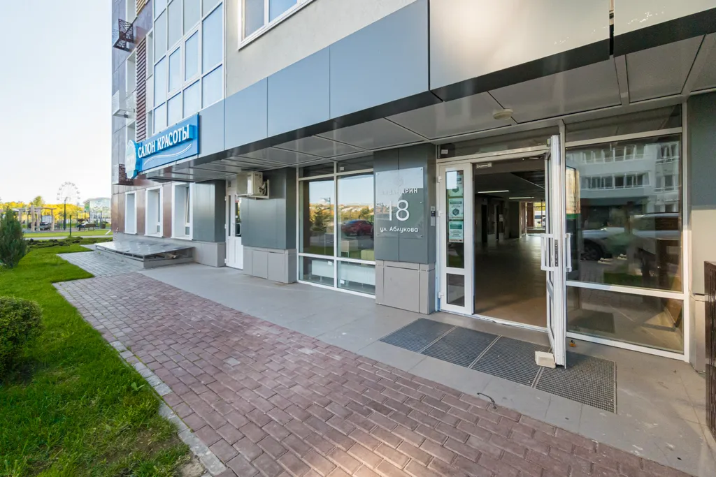 Студия Брутальный лев с панорамным видом на набережную реки