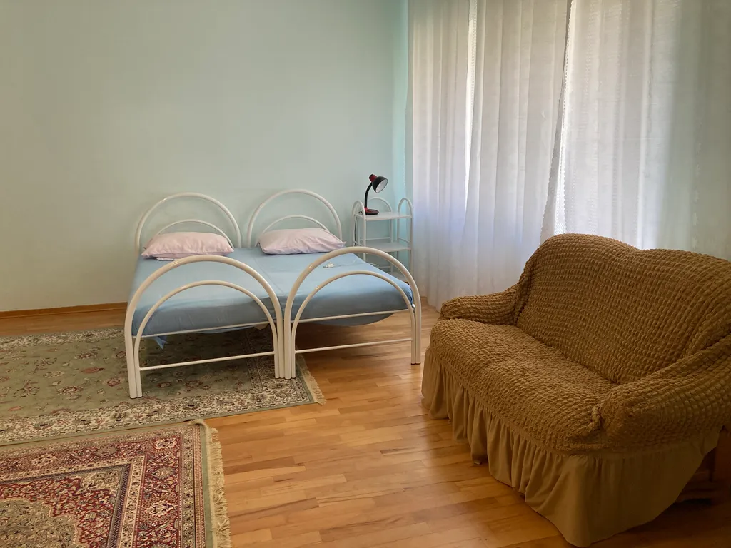 Квартира с просторным балконом в центре Геленджика