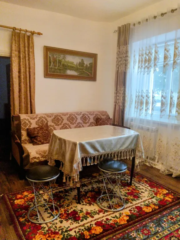 Домик в центре рядом с морем