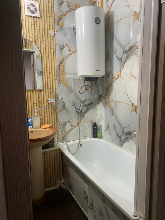 2-комнатная квартира в Центре Кантемировка