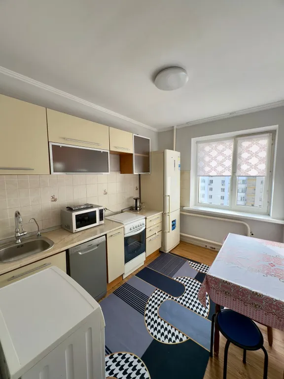 Двухкомнатная квартира напротив достык плаза в самале