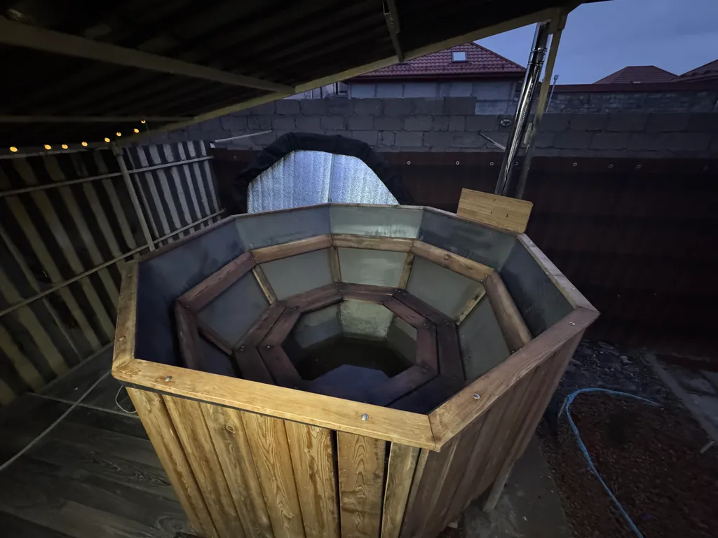 Дом с банный чаном и бассейном на берегу