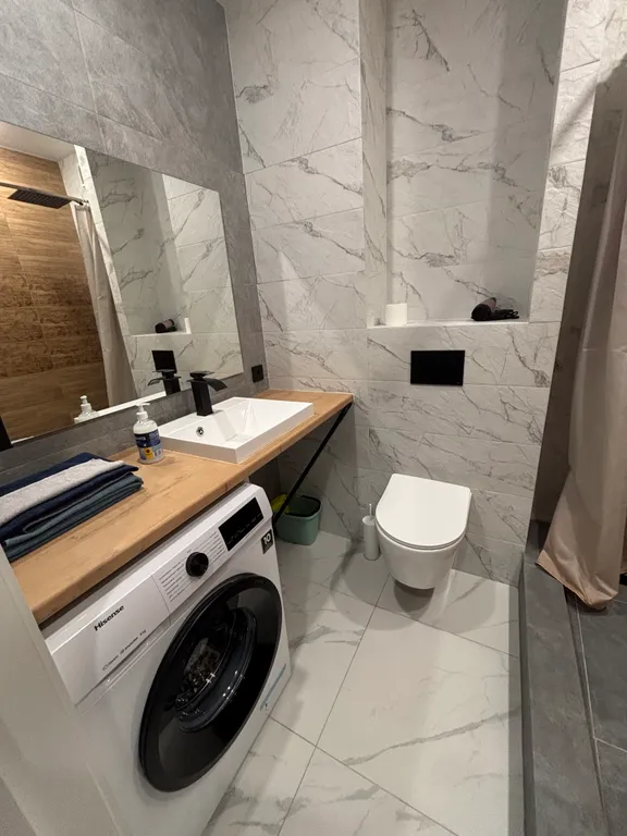 Евро-двушка у ТРЦ Макси