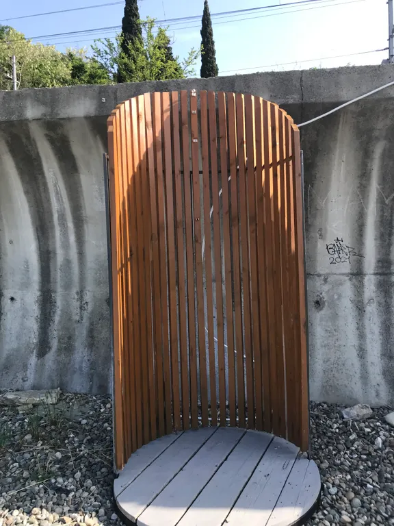 Часть дома с отдельным входом и верандой