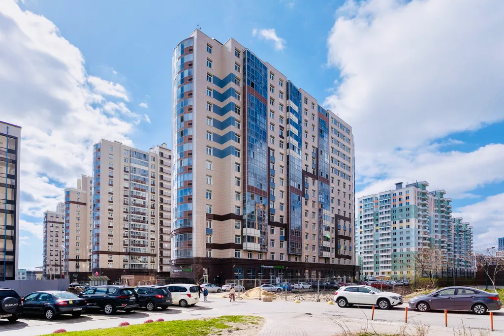 Центр, разводные мосты близко-Евро2 с парковкой, 2+2+1