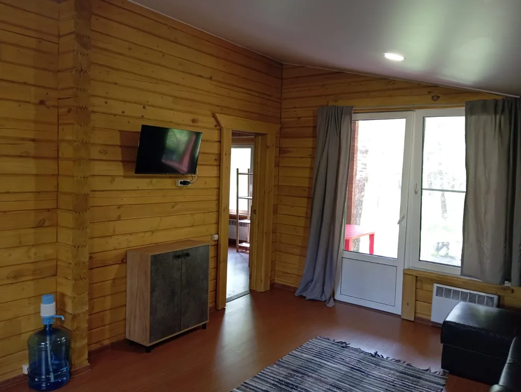 Дом в лесу, со всеми удобствами