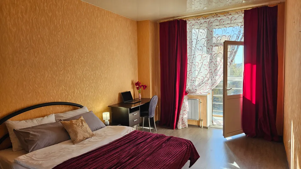 Квартира Квартира Просторная 3-комнатная в центре рядом с красивым парком — Екатеринбург