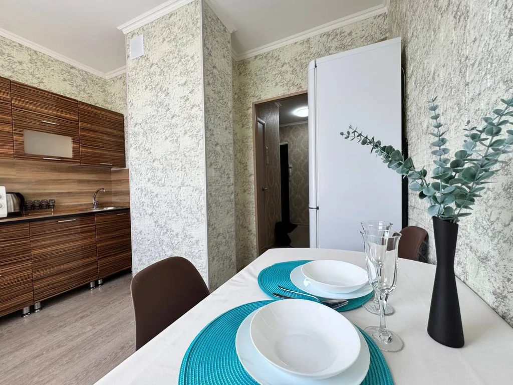 Апартаменты с балконом и рабочим местом в центре. Бесконтактный заезд