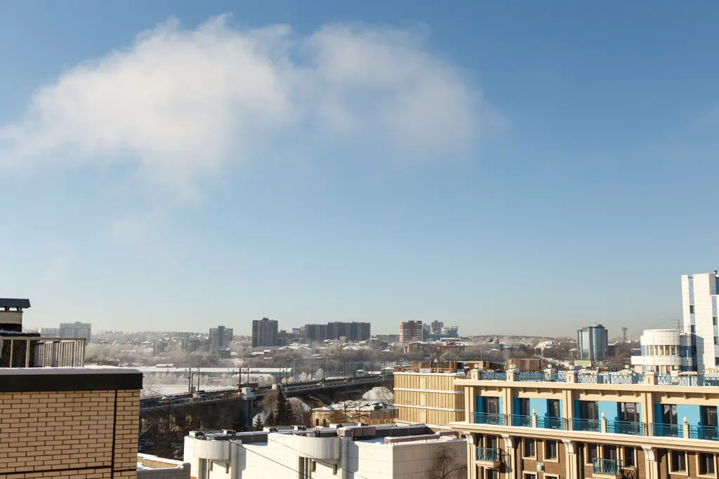 Премьер в центре