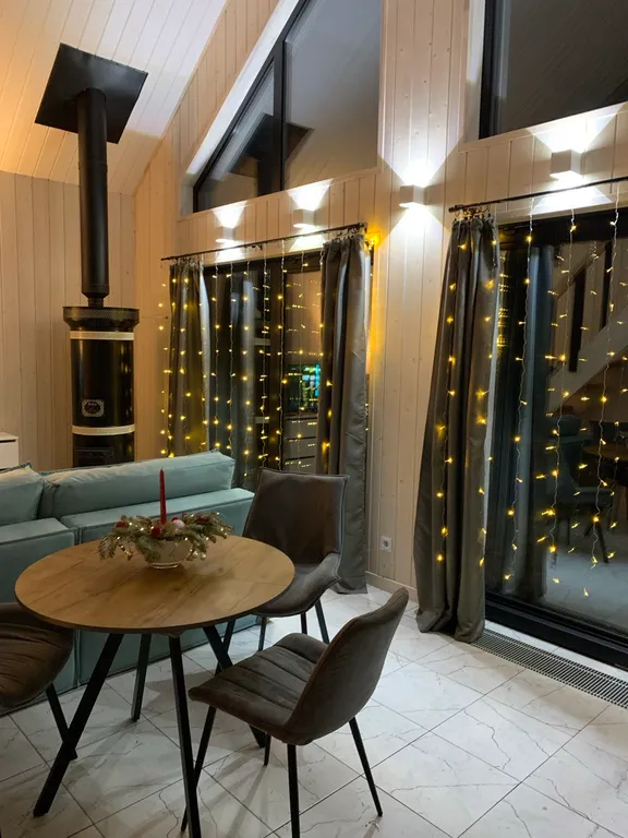 Барни с видом на лес с сауной