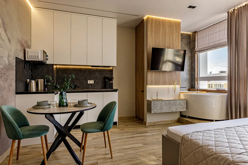 VIP-студия с роскошной ванной у панорамного окна