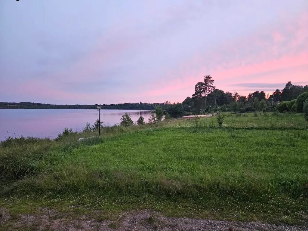 Коттедж Отдельностоящий дом с верандой и видом на озеро — Мичуринское