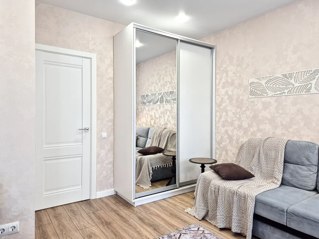 Потрясающая квартира с двумя балконами и видом на реку, лес и горы