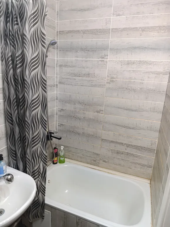 Уютная квартира, в новом доме с видом на пруд и горы