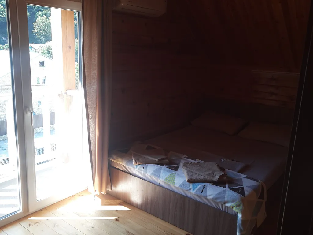 Коттедж сруб из сибирского кедра на 6 человек