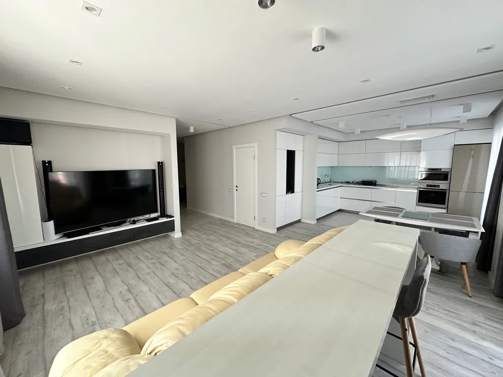 Просторная стильная квартира с 2 спальнями и 2 санузлами на Маяк-Минск — аренда посуточно в Минск