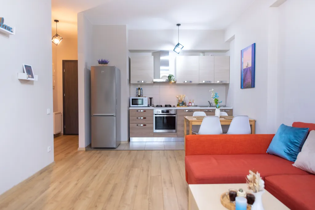 Светлая квартира с видом на город и Мтацминду