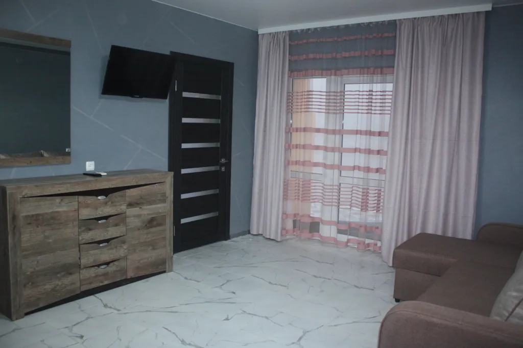 Двухкомнатная с кухней