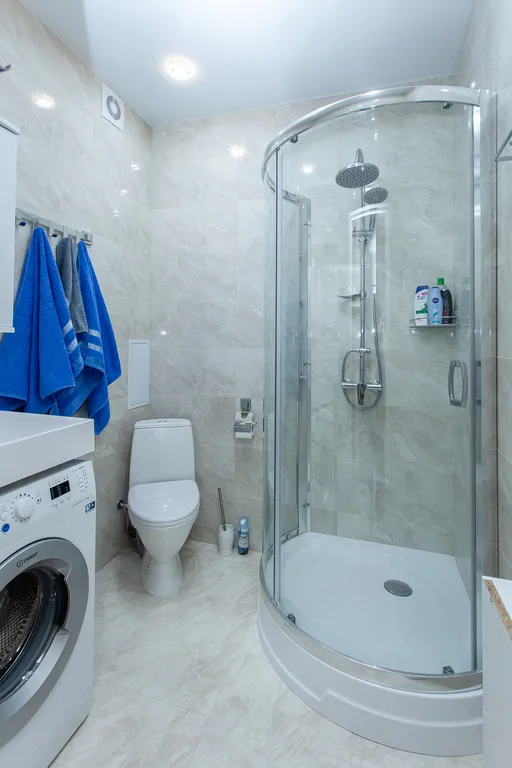 Студия с видом на сосновый лес