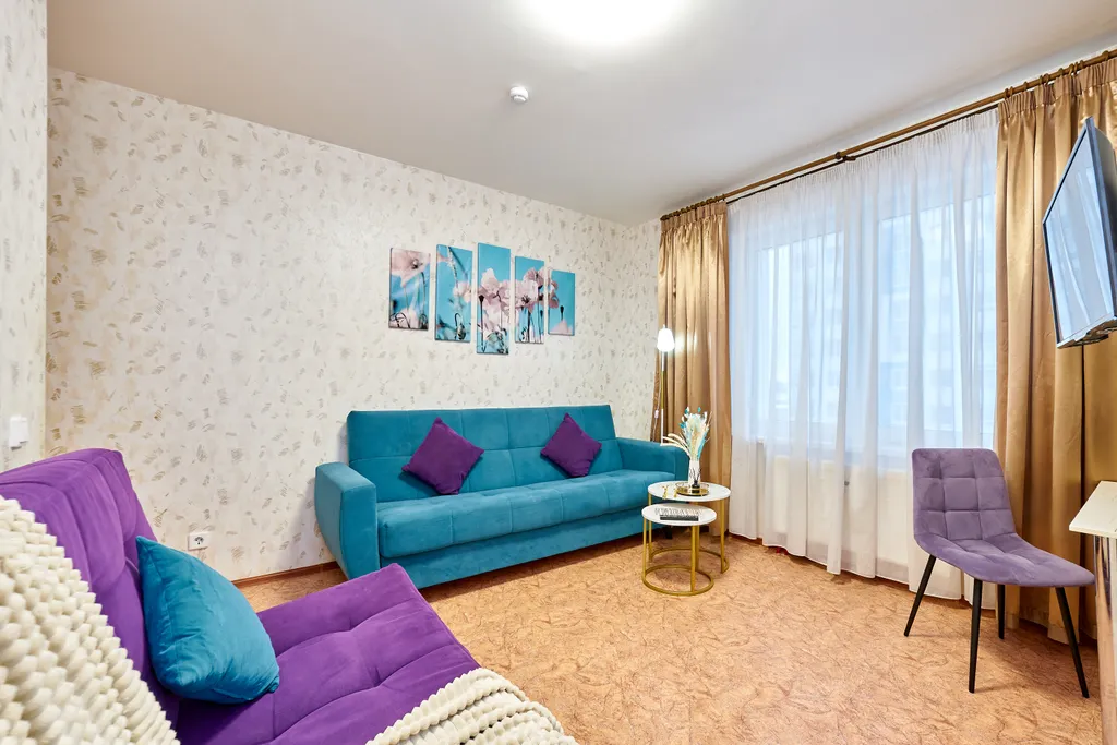 Уютная двухкомнатная квартира с отдельной кухней на 7 человек