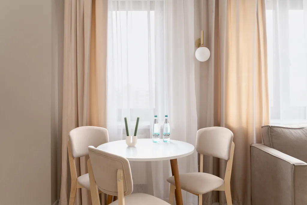 Евро девушка в Красном ките