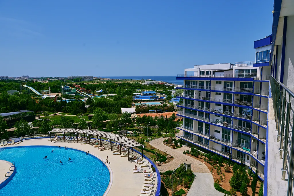 Квартира Квартира Семейный апартамент с видом на бассейн в аквадэлюкс — Севастополь