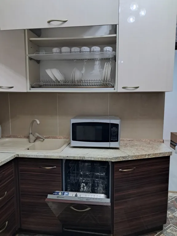 Квартира Уютная комфортабельная 3-комнатная квартира — Адлер