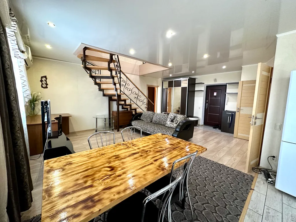 Пентхаус с дизайнерским исполнением в центре города