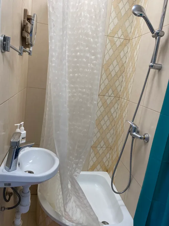 Маленькая студия рядом с лесом