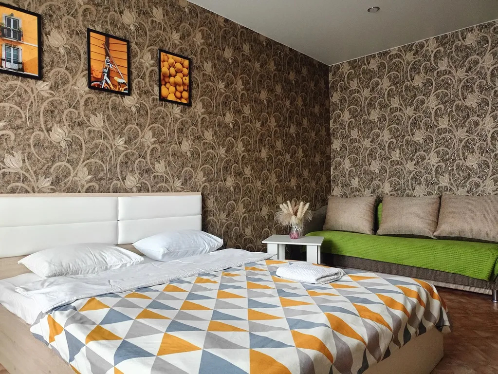 Квартира Двуспальная кровать + диван, центр. Отчетные документы,интернет — аренда посуточно в Тында