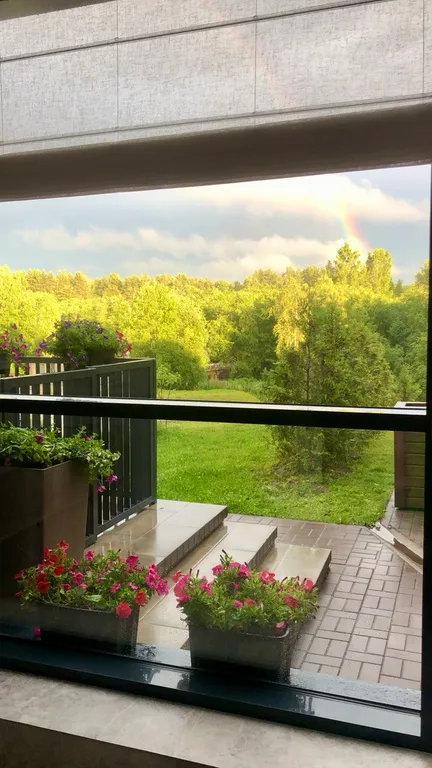 Охта Сьют 4 с большой террасой на 1 этаже, с видом на лес