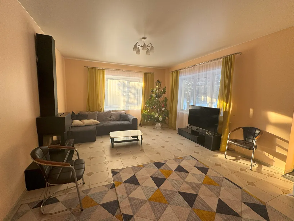 Коттедж Коттедж у леса с бассейном — Белоозёрский