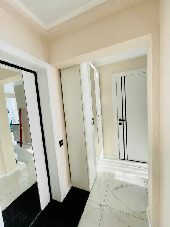 2-комнатная квартира с панорамными окнами и с видом на море