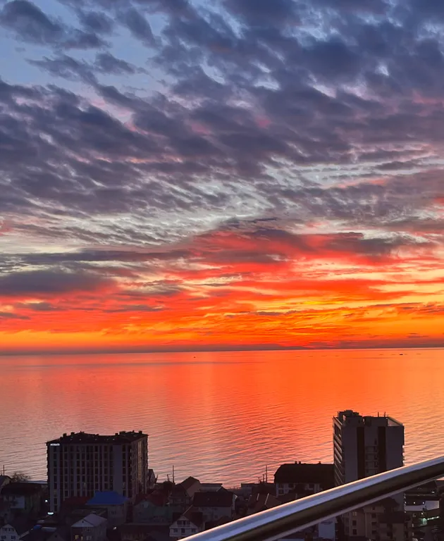 Квартира Квартира Апартамент с кухней, балконом и шикарным видом на море — Адлер