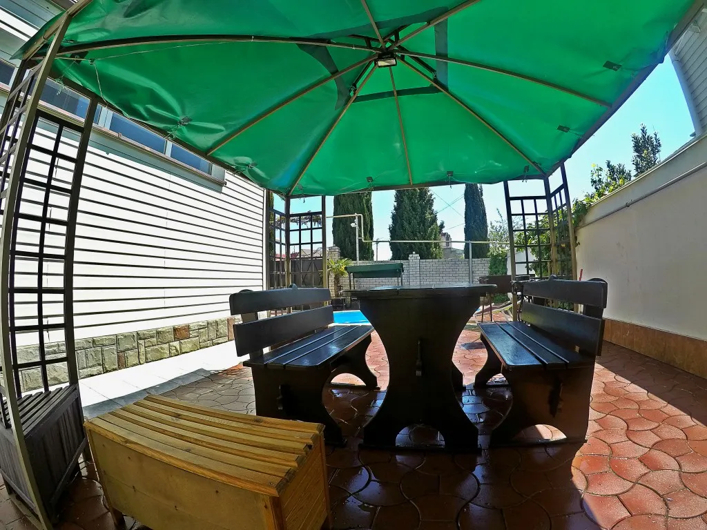 Дом в Ялте с бассейном и сауной