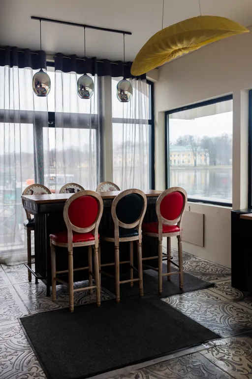 Дом на воде на Петроградской