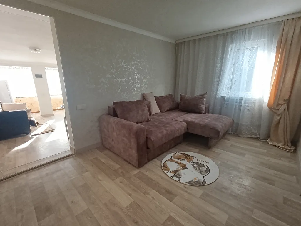 Домик у озера