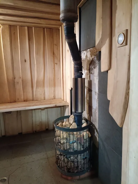 Уютный дом у озера