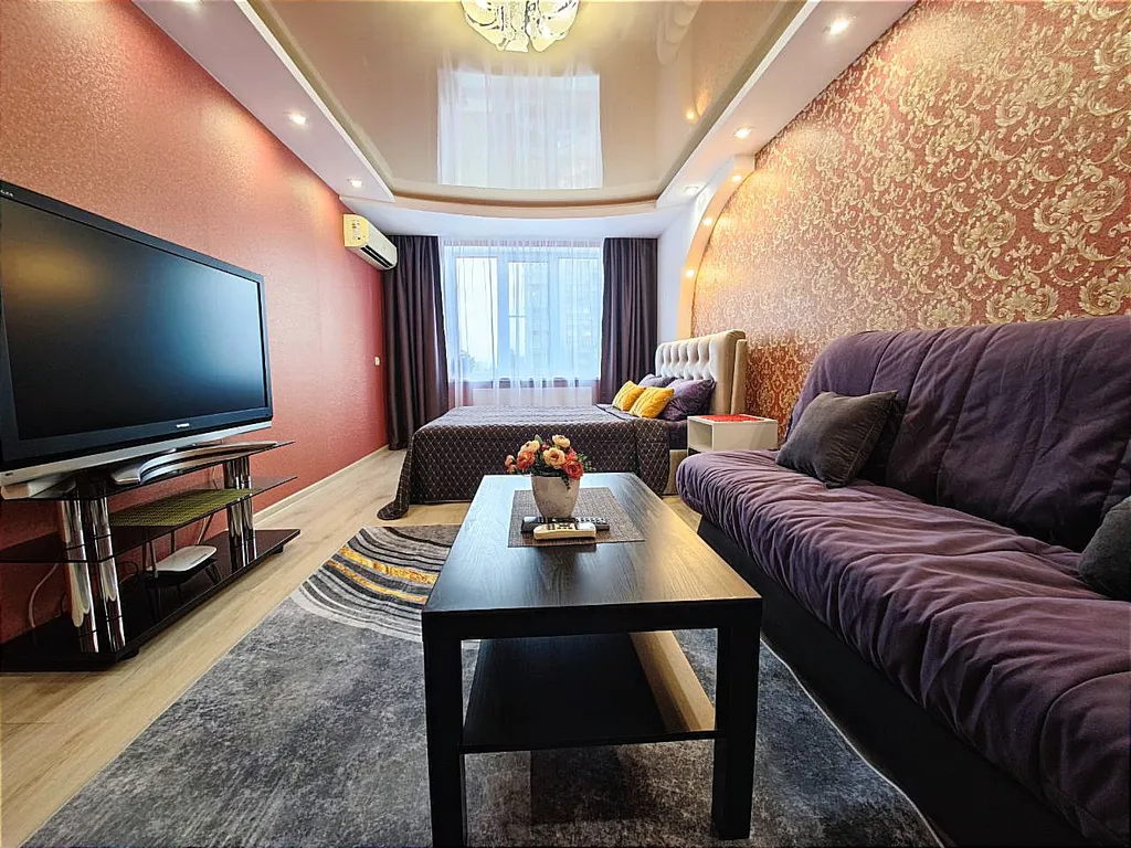 Шикарная квартира в центре с двумя спальнями — аренда посуточно в Волжский