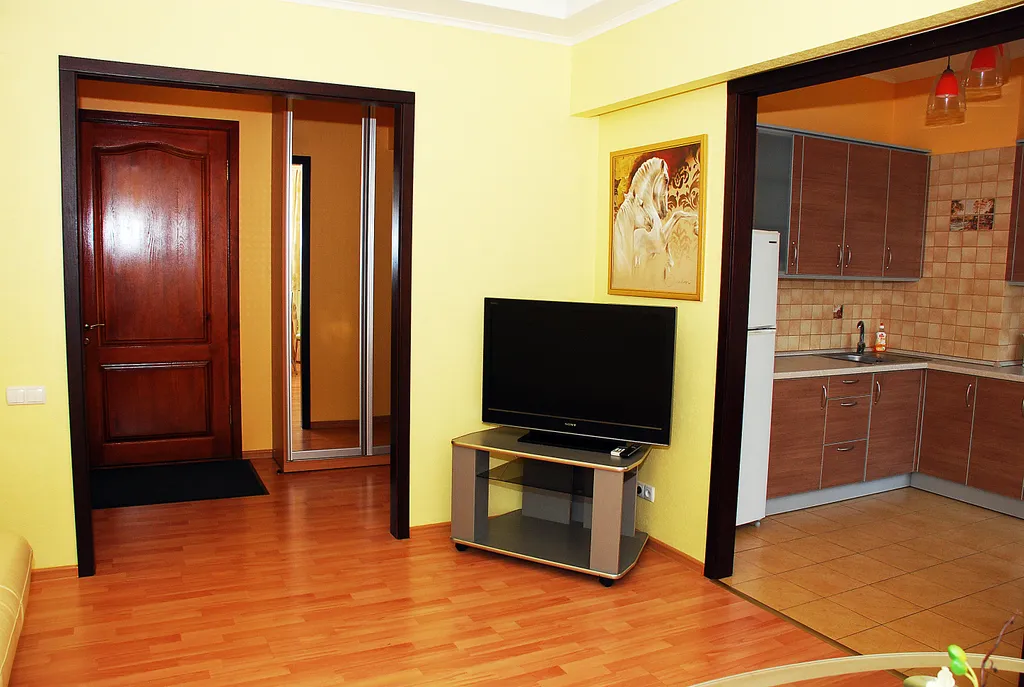 Есть вода, новая кровать. 2комн. По артема