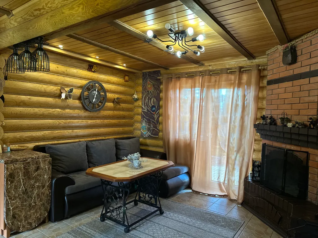 Деревянный дом изба