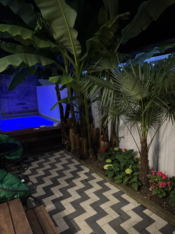 Уютный новый дом с собственным бассейном