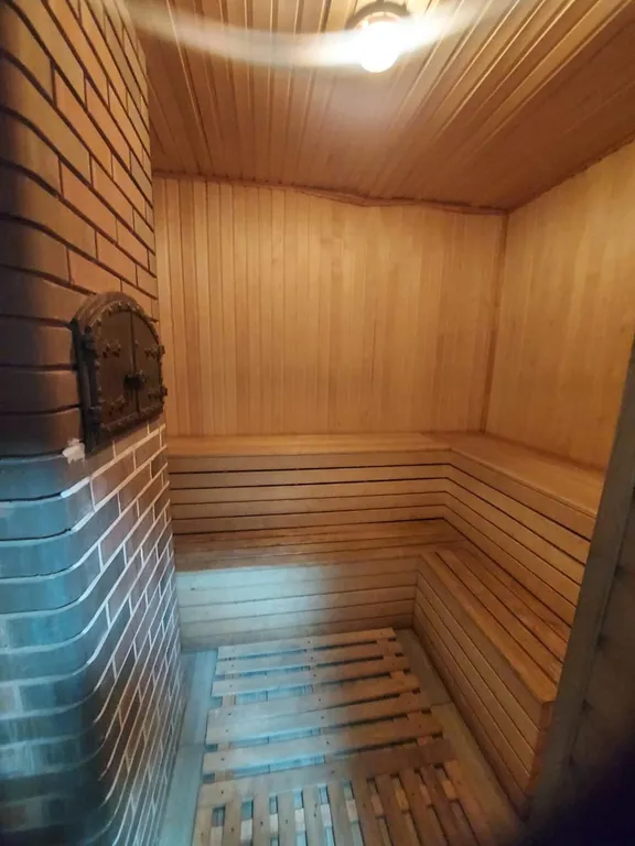 Белоснежная веранда и усадьба