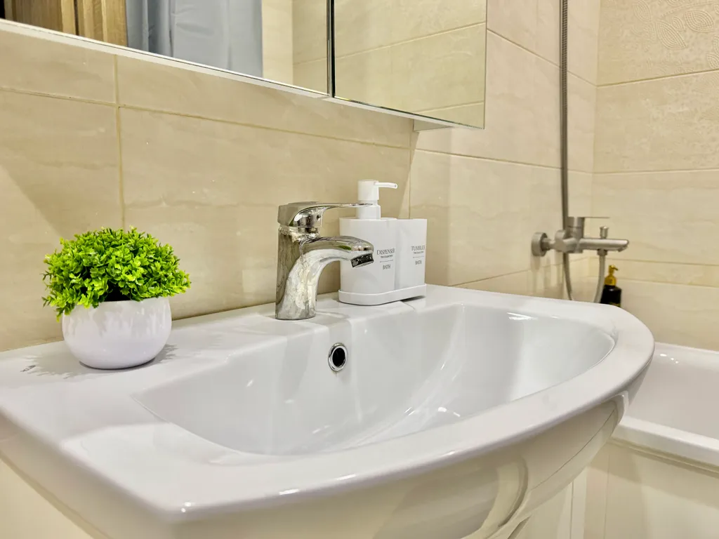 Панорамный балкон, современный дом, крупногабаритная квартира