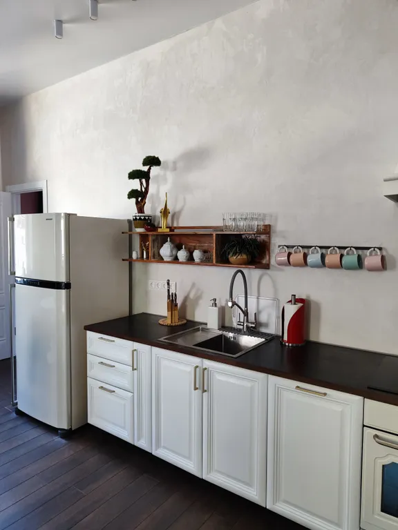 Трёхкомнатная квартира с элементами колониального стиля у подъемника