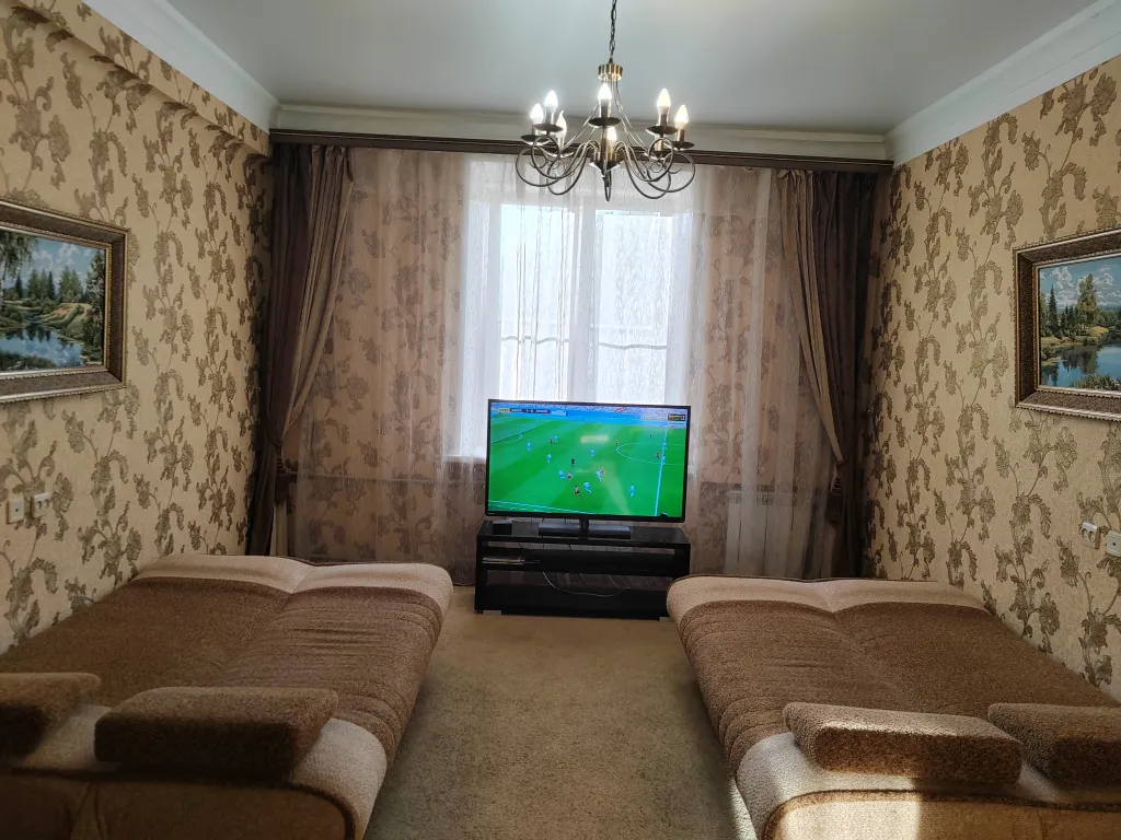 Просторная двухкомнатная сталинка в районе Вечного огня